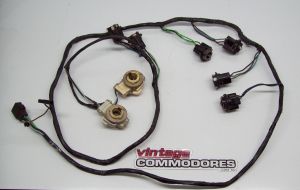 VK VL TAIL LIGHT LAMP HARNESS ASSEMBLY SEDAN GM 92018981