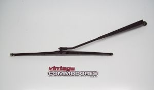 VB VC VH VK VL WAGON TAIL GATE WIPER ARM ASSEMBLY AND  BLADE WITH NEW RUBBER VBCHKLWAGONWIPER