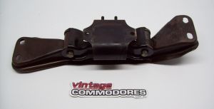 VL 6CYL RB30 MANUAL REAR GEAR BOX CROSS MEMBER TRANSMISSION SUPPORT GM 92023368