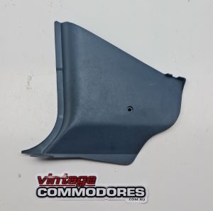 VL LEFT HAND KICK PANEL TRIM ASSEMBLY NEW BLUE 25I GM 92025691MC