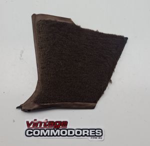 VK LEFT HAND KICK PANEL TRIM ASSEMBLY BERLINA CALAIS OYSTER 63i GM 92018266HR