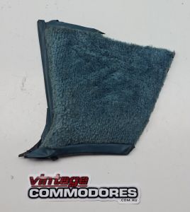 VK LEFT HAND KICK PANEL TRIM ASSEMBLY BERLINA CALAIS CERULEAN 23i GM 92018266HV