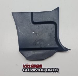 VH RIGHT HAND KICK PANEL TRIM ASSEMBLY BLUE 27i GM 92010010HC