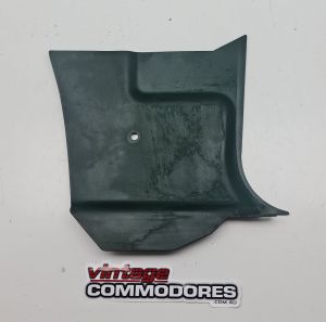 VH RIGHT HAND KICK PANEL TRIM ASSEMBLY GREEN 37i GM 92003654HD