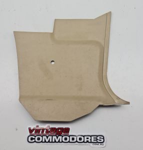 VL RIGHT HAND KICK PANEL TRIM ASSEMBLY SANDALWOOD 65i GM 92029357MA