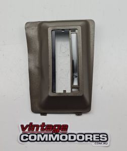 VL AUTOMATIC SHIFTER SURROUND SANDALWOOD 65i GM 92033253MA