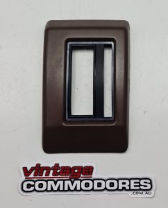 VH AUTOMATIC SHIFTER SURROUND BROWN 64i GM 92001409HE