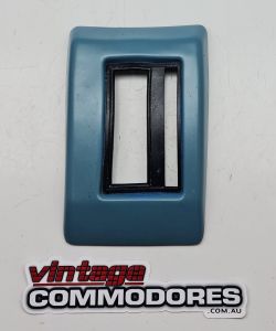 VK AUTOMATIC SHIFTER SURROUND CERULEAN 23i GM 92001409HV