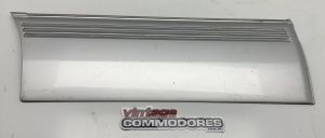 VK CALAIS RIGHT HAND REAR DOOR LOWER MOULDING GM 92020272C