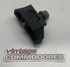 VN VQ VG VP VR VS BATTERY CLAMP (HOLDER) AND BOLT GM 92031153