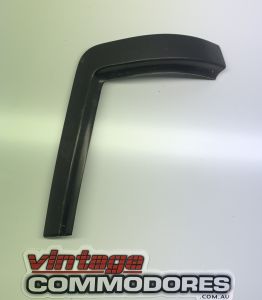 VL LEFT HAND TAIL LIGHT REVEAL MOULDING GM 92024453