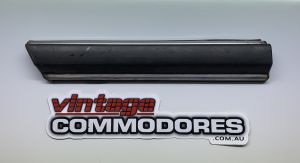 VB LEFT HAND FRONT FENDER MOULDING GM 90051385