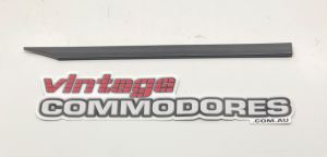 VH SLX SLE SS INSTRUMENT PANEL MOULDING RIGHT HAND LATERAL BLACK GM 92013937