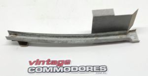 VK VL FRONT DOOR LEFT HAND GLASS RUN REAR METAL CHANNEL WITH SHIELD ASSEMBLY GM 92020804