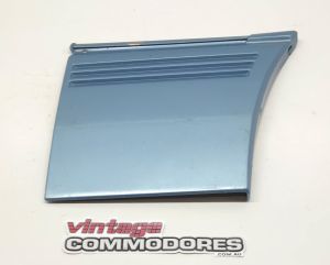 VK CALAIS RIGHT HAND FRONT FENDER LOWER MOULDING GM 92020298A