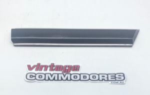 VC RIGHT HAND FRONT FENDER MOULDING  GM 92009762