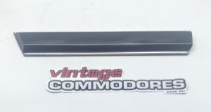 VC LEFT HAND FRONT FENDER MOULDING  GM 92009763