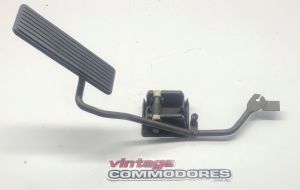 VH VK VL V8 ACCELERATOR LEVER AND PIVOT ASSEMBLY SET GM 92022460