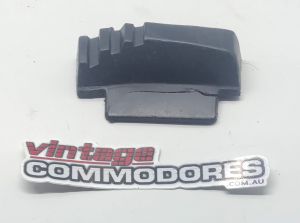 VH SL SL/X REAR BUMPER RIGHT HAND PROTECTIVE RUBBER STRIP END CAP GM VS16394