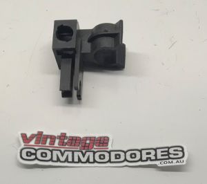 VL V8 TRIMATIC AUTOMATIC TRANSMISSION CONTROL INDICATOR ILLUMINATION SUPPORT GM 92031142