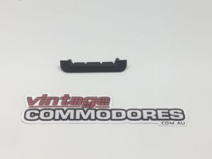 VB VC VH REAR SEAT BELT GUIDE - PARCEL SHELF(RECTRACTABLE BELTS ONLY) GM 90047084