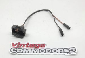 VK VL SEDAN REAR NUMBER PLATE LIGHT SOCKET AND LEAD GM 92024530