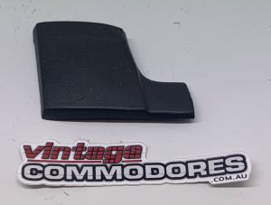 VL RIGHT HAND BOTTOM WINDSCREEN CORNER MOULDING GM 92033526