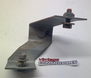 VK VL SEDAN REAR BUMPER BAR BRACKET RIGHT HAND GM 92019056