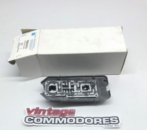 NOS VB VC VH TAIL LIGHT GLOBE HOLDER LARGE GM 90043412