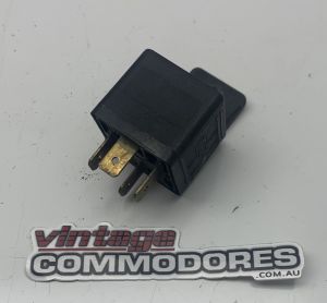 VB VC VH VK VL BOSCH RELAY 4 PIN PLASTIC WITH TAB GM 92018041