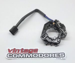 VH VK INDICATOR AND HAZARD WARNING SWITCH GM 92015301