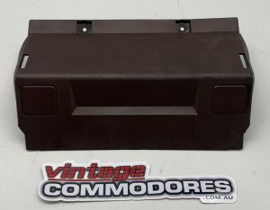 VH HEATER CASE COVER TO LOWER INSTRUMENT PANEL BROWN 65i GM 92004961HE