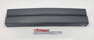 VK SL BERLINA TAILLIGHT GARNISH EXTENSION ASSEMBLY GM 92018396-6