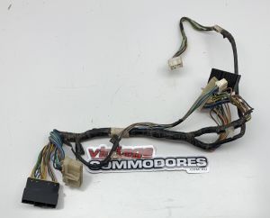 VL SL INSTRUMENT CLUSTER AND SWITCHES HARNESS NO TACHO , NO CRUISE GM 92024578
