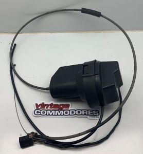 VL RB30 RB30ET BERLINA CALAIS CRUISE CONTROL SERVO DIAPHRAM BRACKET AND CABLE GM 92026480