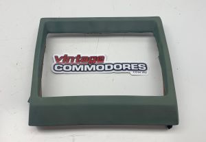 VB VC INSTRUMENT PANEL CENTER RADIO SURROUND GREEN 33i GM 92004677FZ