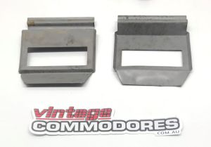 VK VL REAR QUARTER LAMP BRACKET PAIR (X2) GM 92020399