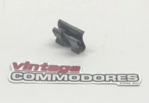 VK VL DOOR BELT MOULDING REVEAL CLIPS GM 92018213