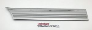 VL RIGHT HAND REAR DOOR MOULDING GM 92024376