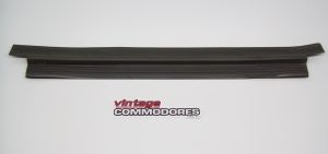 VL FRONT DOOR SCUFF PLATE GREY GM 90155025
