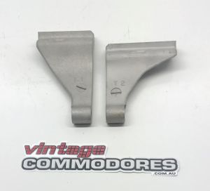 VL RB30 AUTOMATIC TRANSMISSION TO ENGINE GUSSET PAIR GM 3043042L00 GM 3042958S01